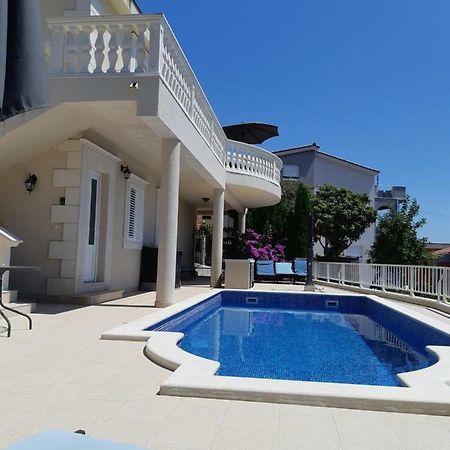 Villa Lizzi Трогир Екстериор снимка