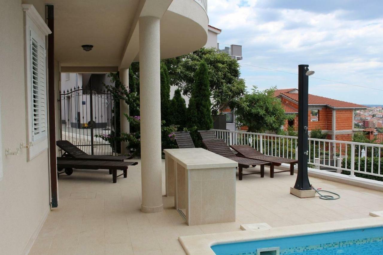 Villa Lizzi Трогир Екстериор снимка