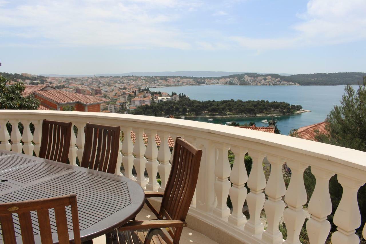 Villa Lizzi Трогир Екстериор снимка