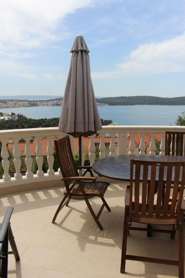 Villa Lizzi Трогир Екстериор снимка