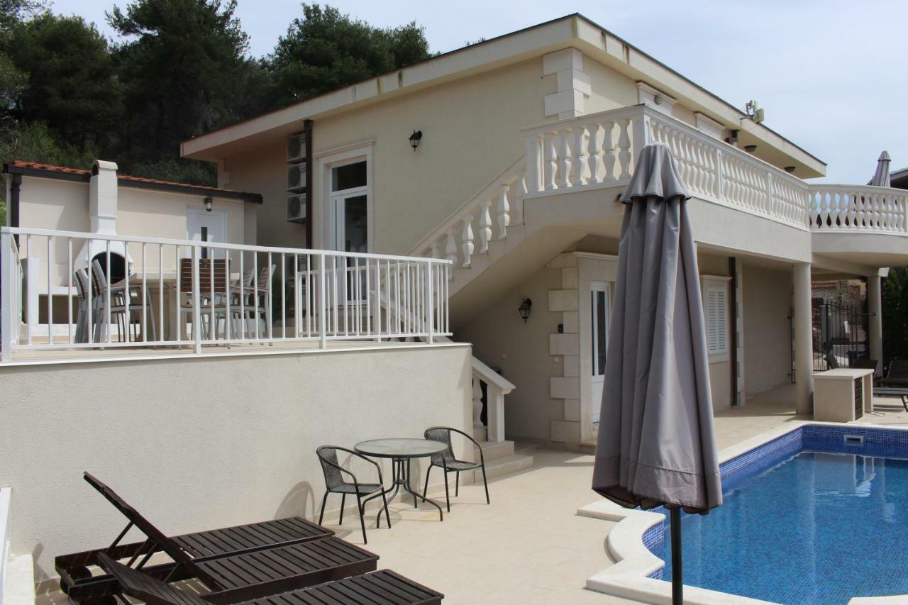 Villa Lizzi Трогир Екстериор снимка