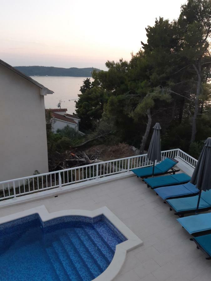 Villa Lizzi Трогир Екстериор снимка