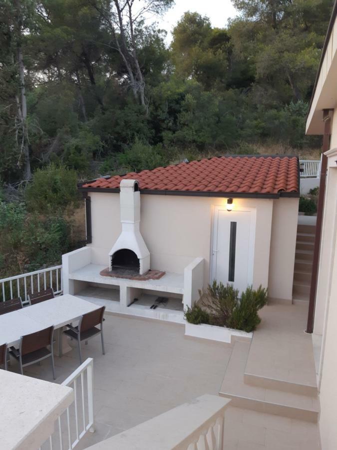 Villa Lizzi Трогир Екстериор снимка